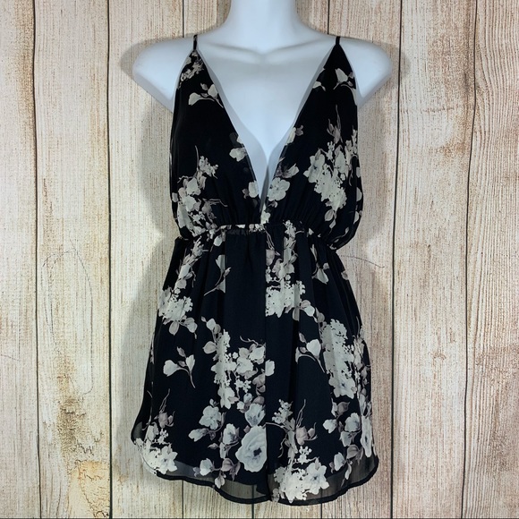 Tobi Pants - NWT Tobi Plunging Neckline Sheer Floral Romper Shorts Sz Small Black
